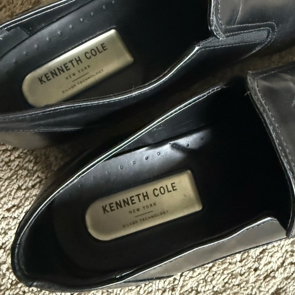 Kenneth Cole Men's Classic Black Slip-On Loafers - Picture 4 of 5